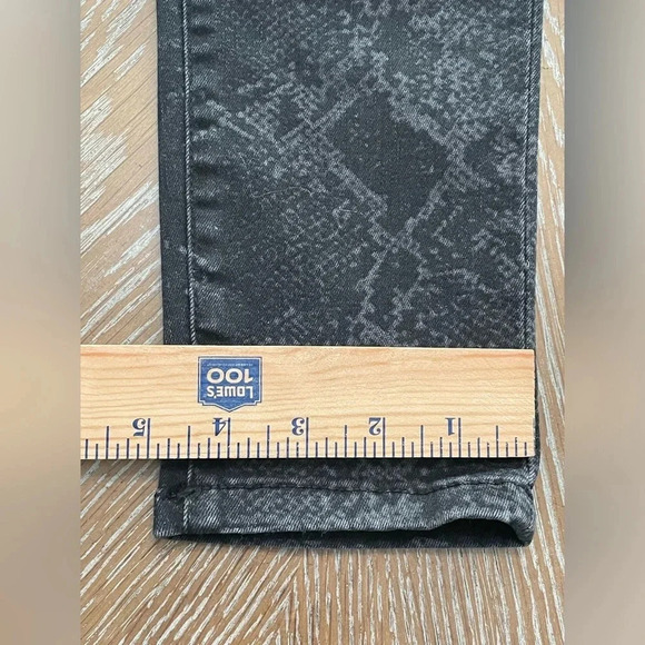 🖤 Miss Me Denim Python Skinny Jeans Black Size 26 - Picture 9 of 12